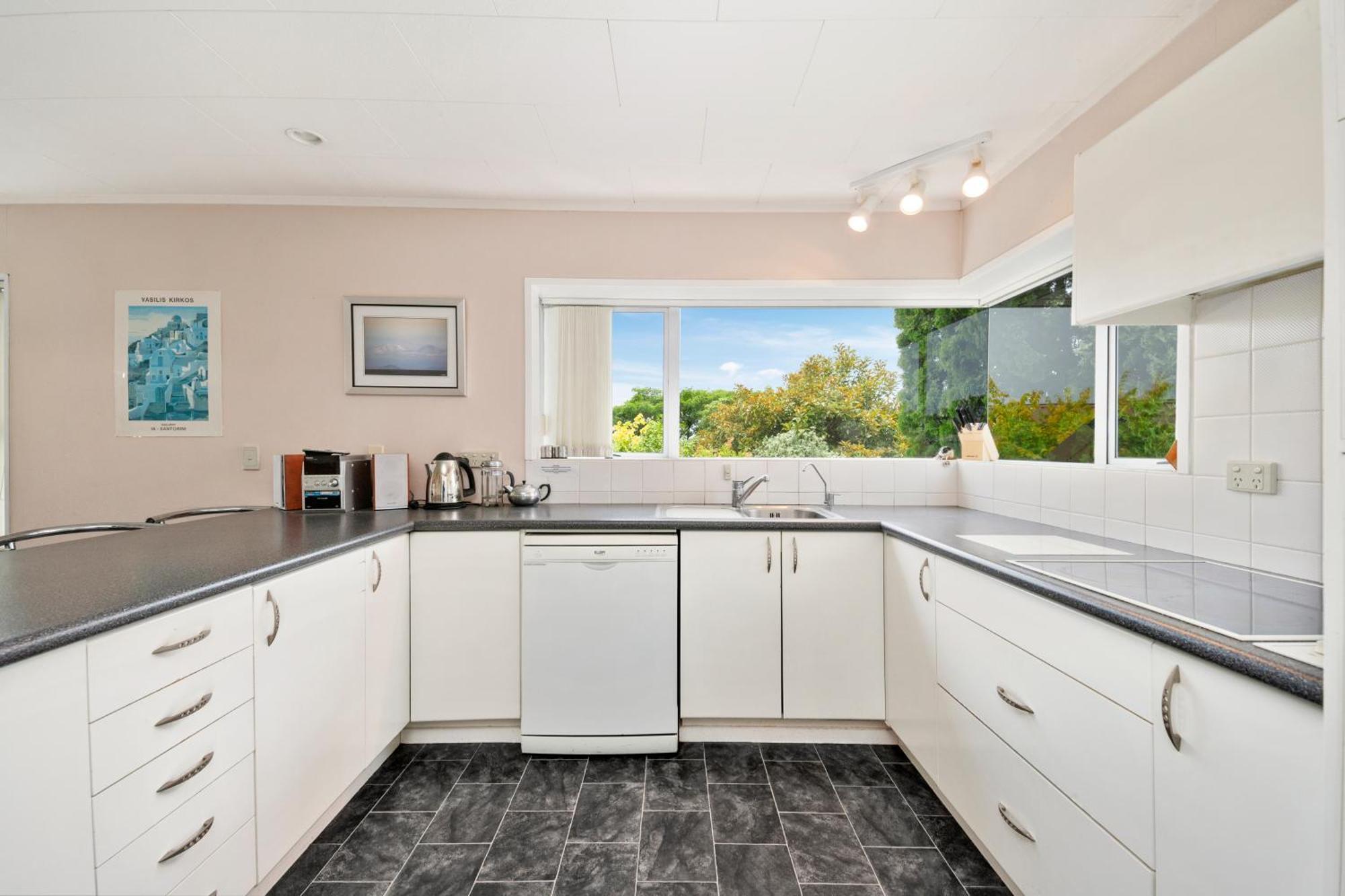 The White House - Taupo Holiday Home Exteriör bild