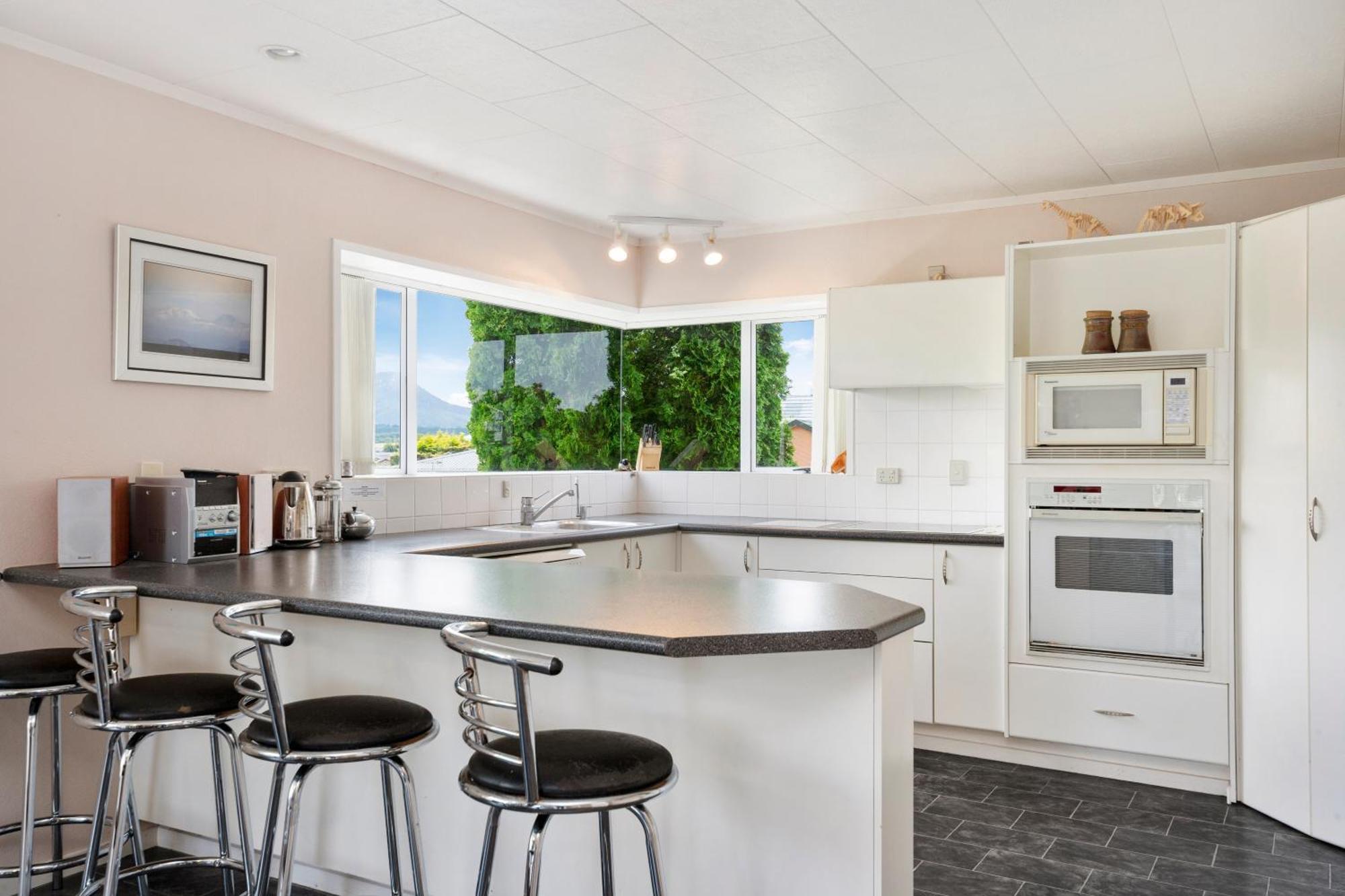 The White House - Taupo Holiday Home Exteriör bild