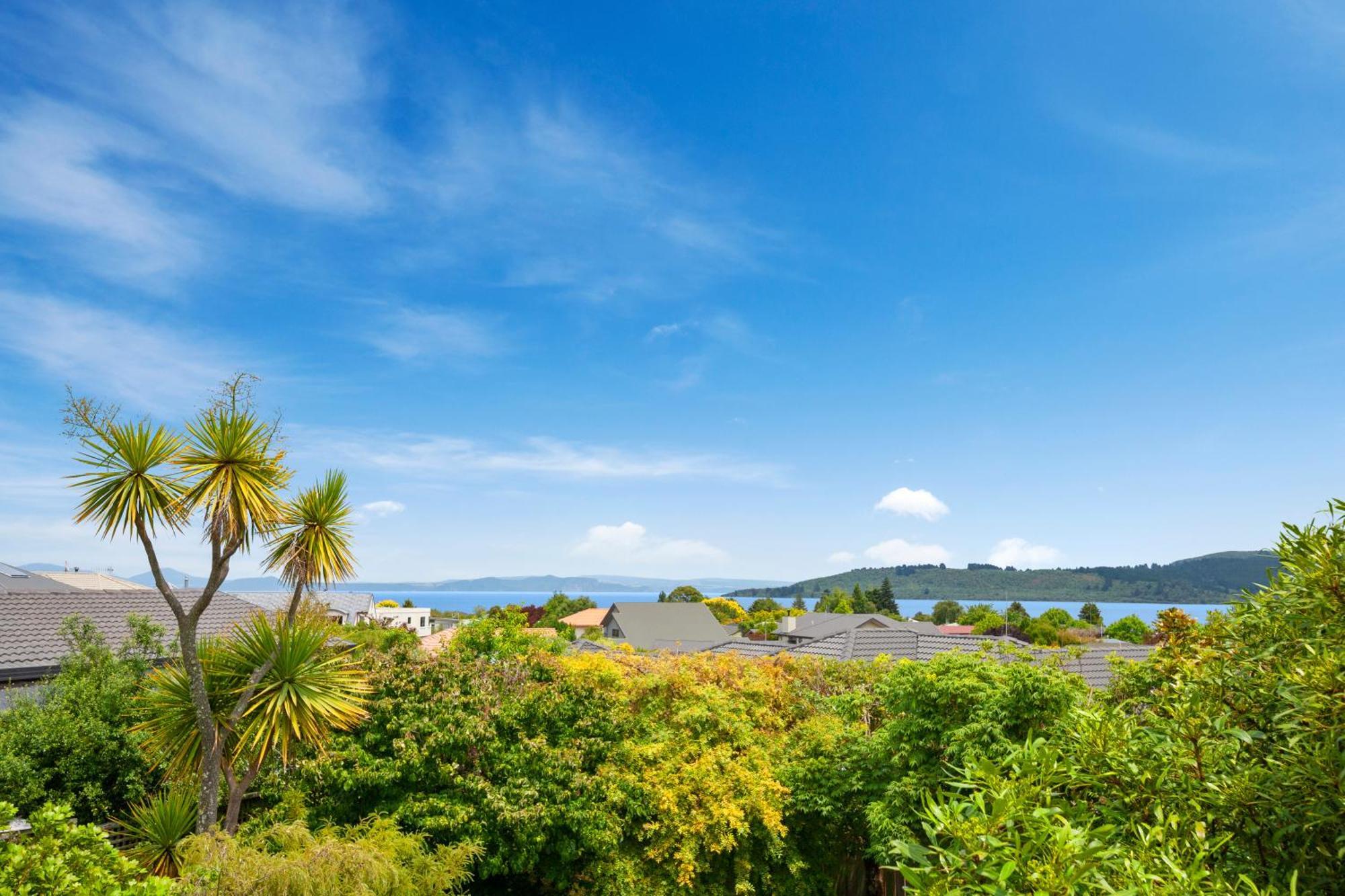 The White House - Taupo Holiday Home Exteriör bild
