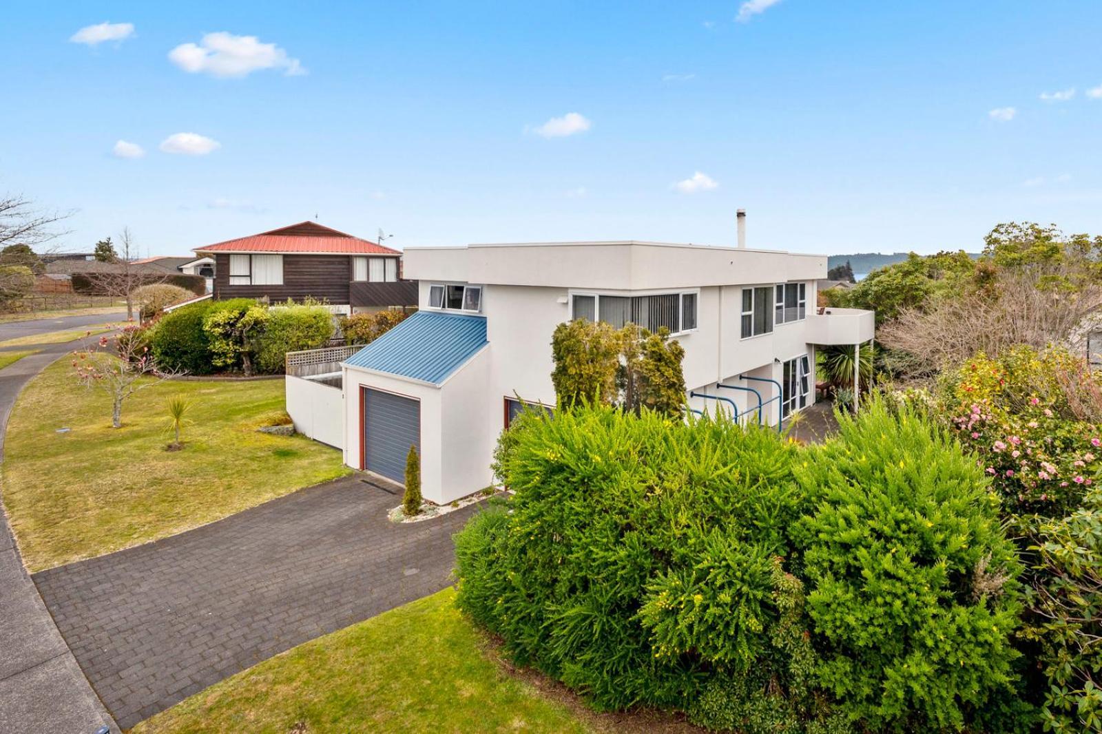 The White House - Taupo Holiday Home Exteriör bild
